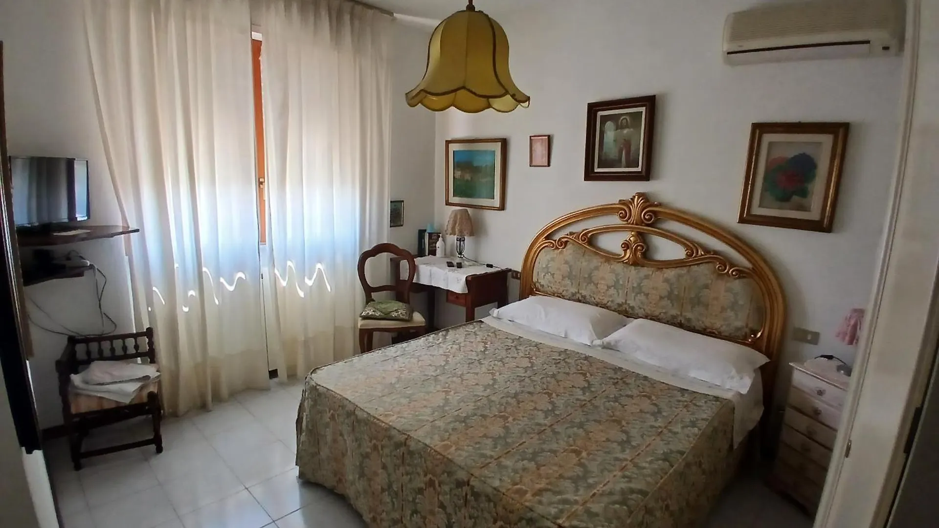 Il Melograno B&B With Private Bathrooms Aulla Bed & Breakfast